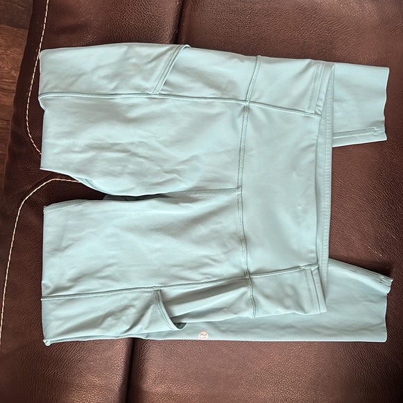 Lululemon Fast and Free High-Rise Tight 25" - Picture 5 of 8